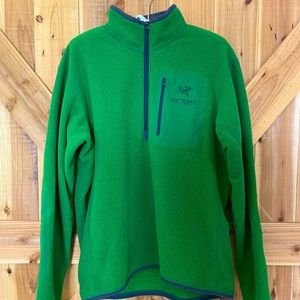 Arc’teryx Men’s Green 1/4 zip fleece
